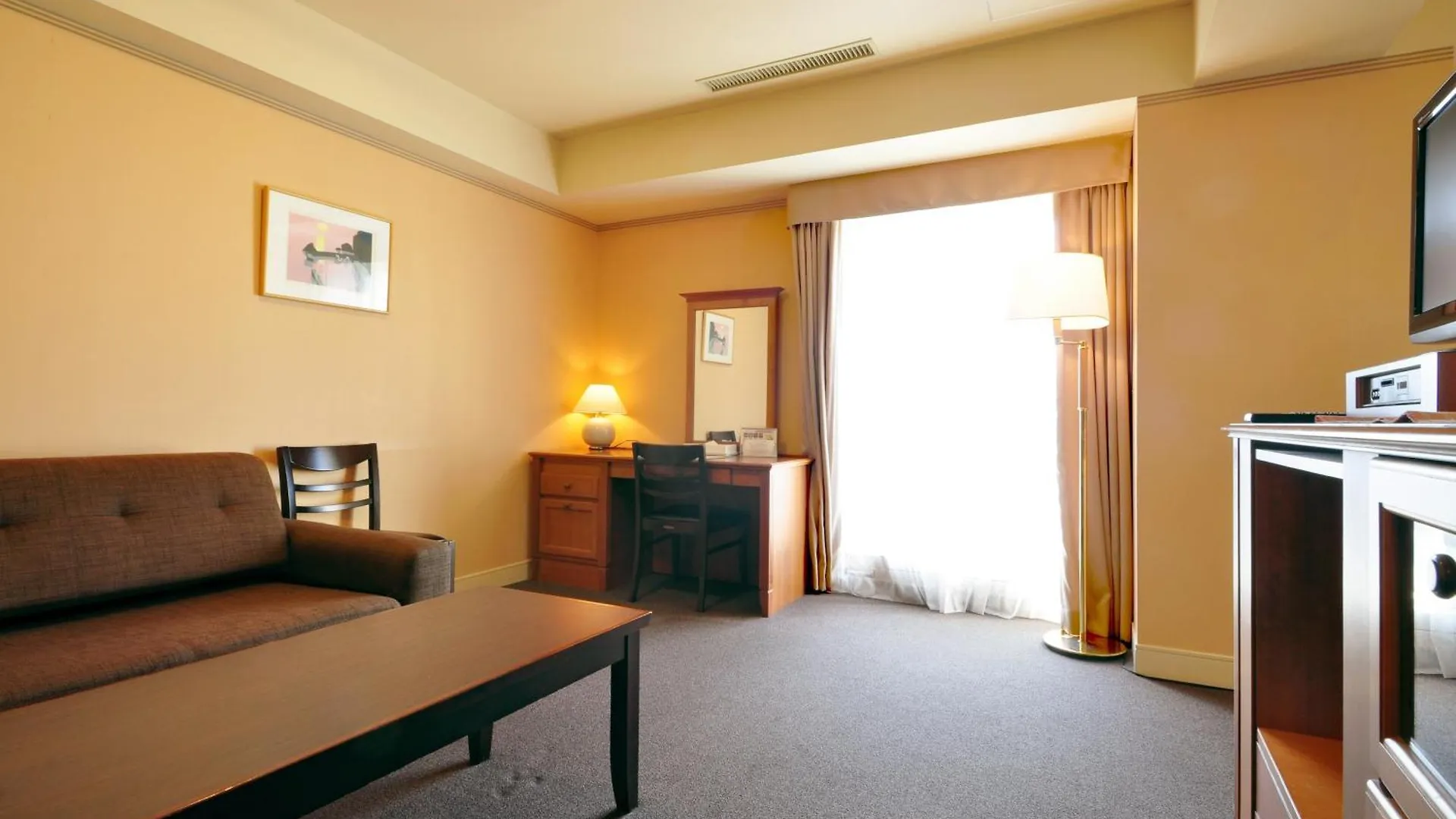 Hotel Lifort Sapporo 4*,